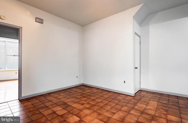 Photo - 1327 Snyder Ave Unidad 1C