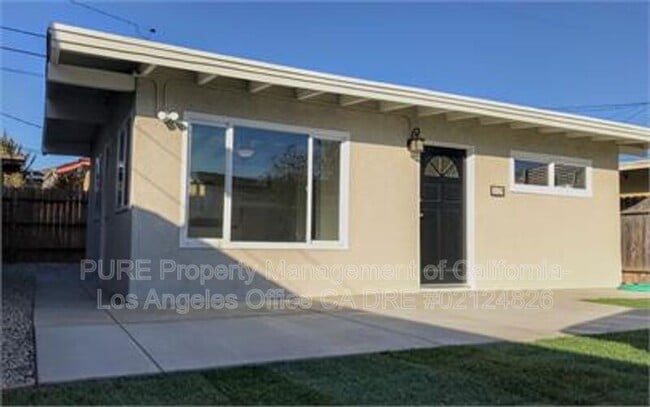 Building Photo - 3729 W 116th St