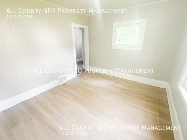 Photo - 380 Noble Ave