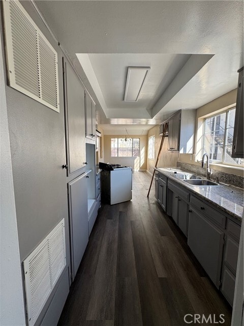 Photo - 921 Carob Way