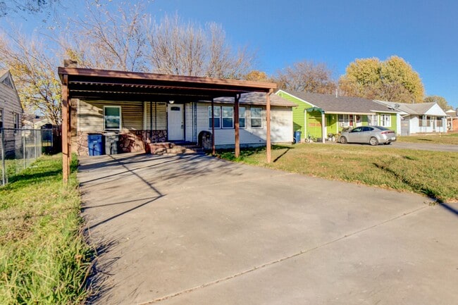 Photo - 3 Bed | 1 Bath