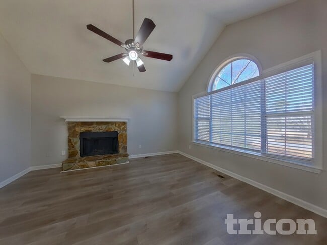 Photo - 172 N White Pines Dr