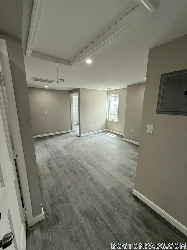 Building Photo - 16 Long Ave