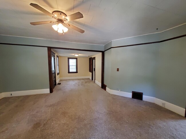 Photo - 722 W 10th St House