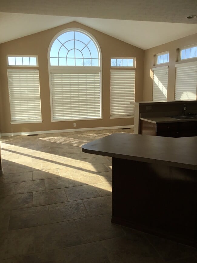 Photo - 5573 Woodmansee Way