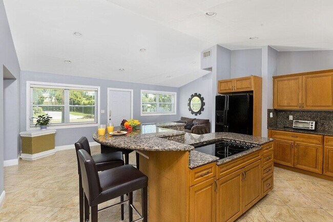 Photo - 272 NW 45th St