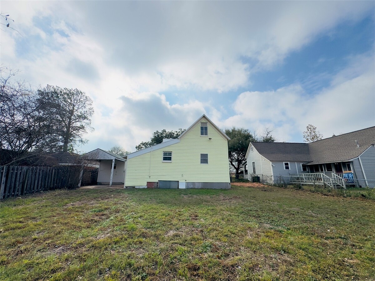 Photo - 409 Botts St