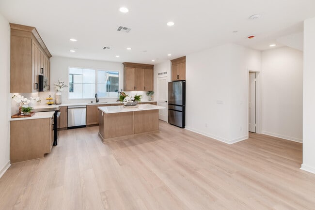 Photo - 4618 Catmint Ln