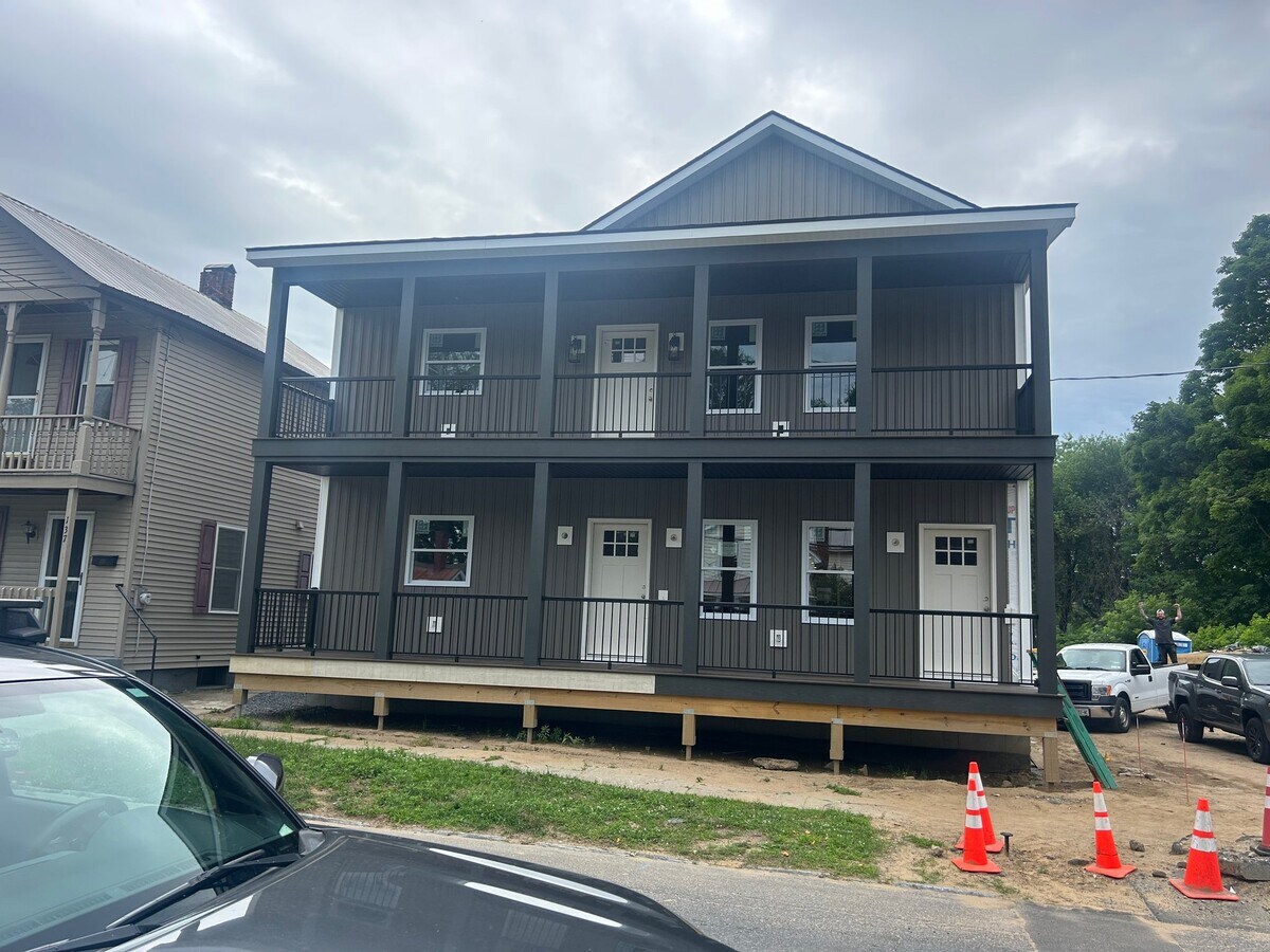 Photo - 139 Elm St Unit 2