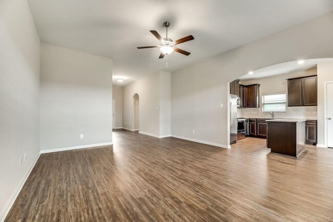 Building Photo - 5500 Persimmon Dr Rental