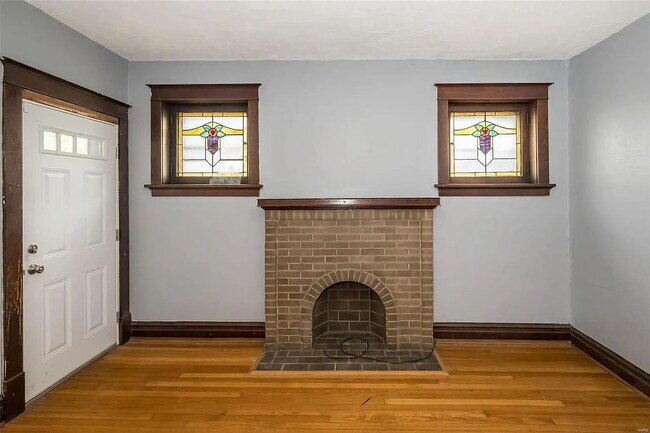 Photo - "Charming 2-Bed Duplex Retreat on Pennsylvania Ave – Spacious 1170 Sq Ft in Vibrant St. Louis!"