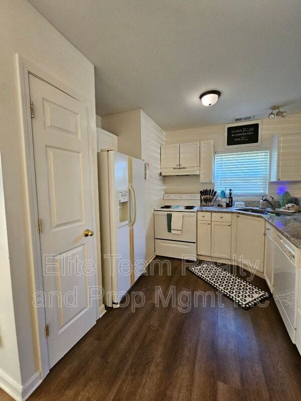 Photo - 336 Lutz Ave