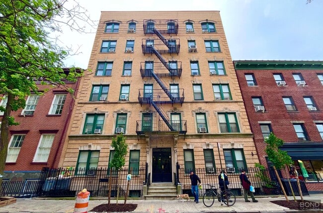 Building Photo - 78 Bank St Unit 1 Rental