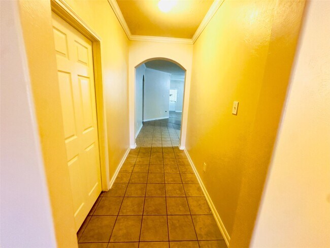 Photo - 1919 Spring Cliff Court