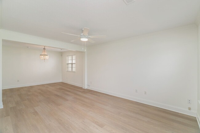 Photo - 3956 Archibald Way