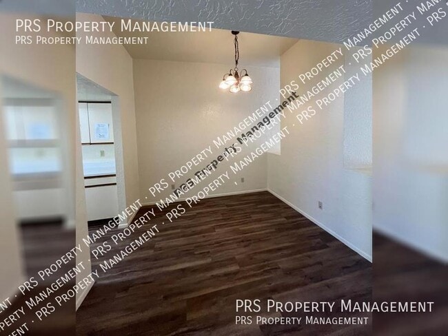 Photo - 7701 S Heather Dr