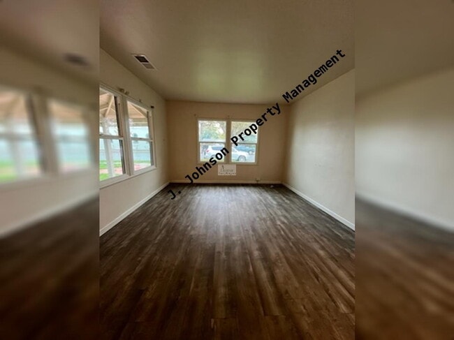 Photo - 1BED 1 BTH Available NOW Unit D