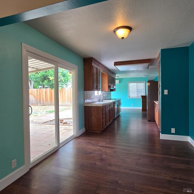 137 Anita Ct