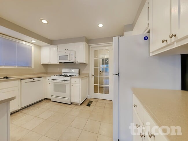 Photo - 953 Lepori Way