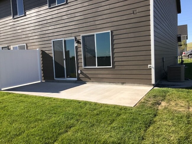 Photo - Whether you just want the extra room or need it for your family, our townhomes are calling!!