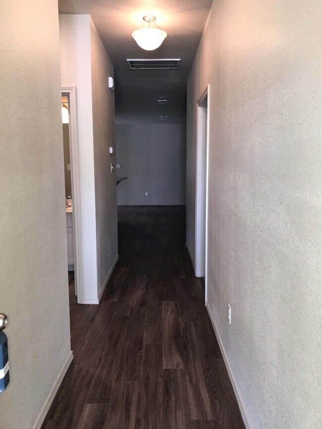 Photo - 2101 10th St