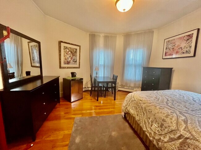 Photo - 98 Sharon St