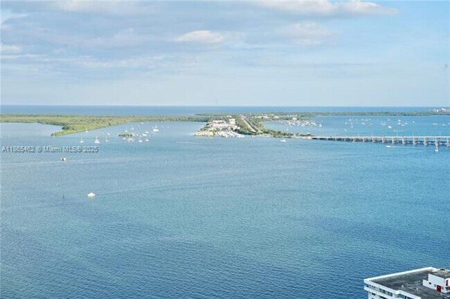 Photo - 1300 Brickell Bay Dr Unidad 1300 Brickell Bay Dr 3701