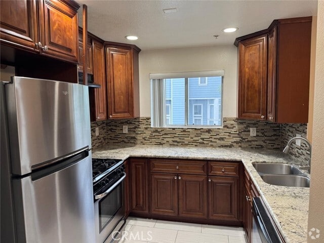 Building Photo - 13054 Sycamore Village Dr Rental