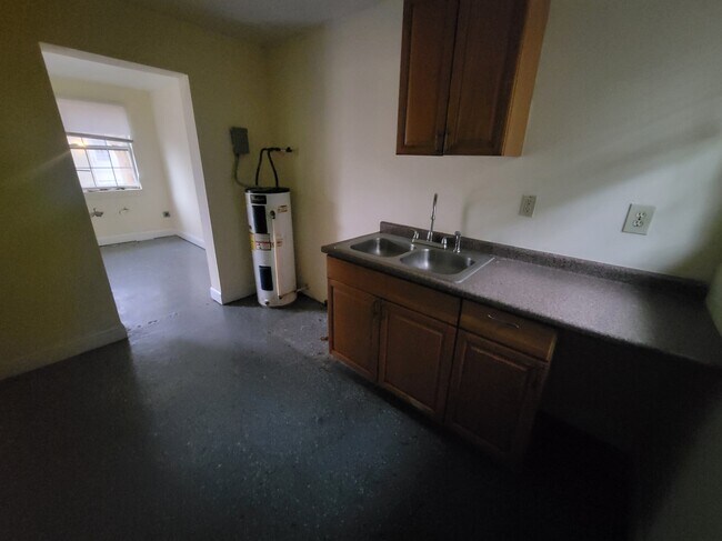 Photo - Pursley Court Apartments