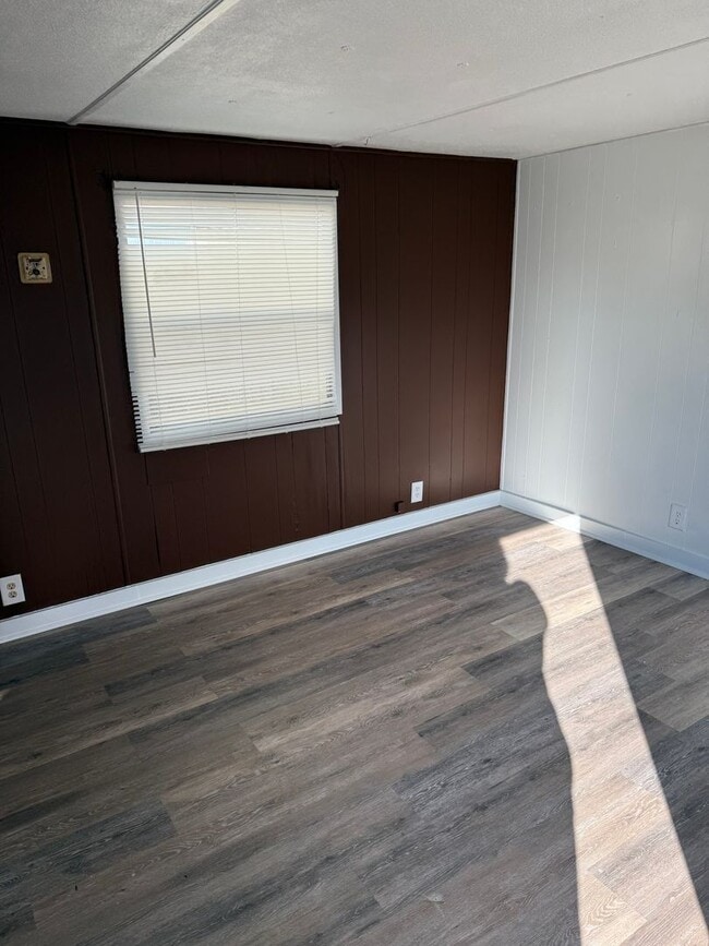 Building Photo - *RENOVATED* 3-Bedroom/ 1-Bath Mobile Home $1300/ mo. Unit Lot 18