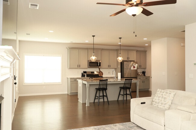 Photo - 810 Tiger Trl