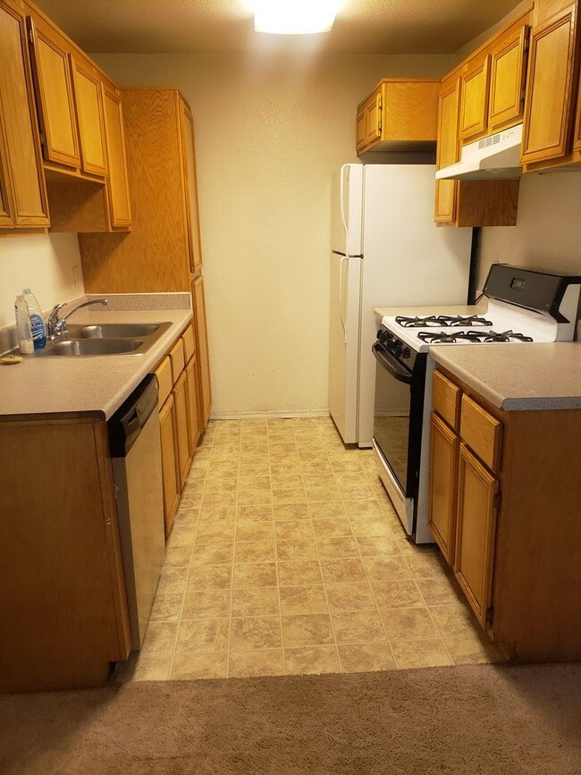 Building Photo - 4730 E Craig Rd Rental