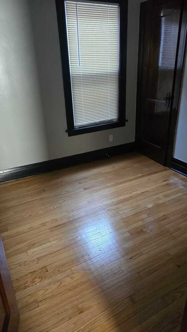 Photo - 11926 S La Salle St