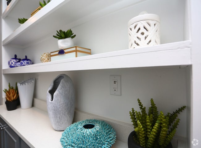 Photo - Carolina Square