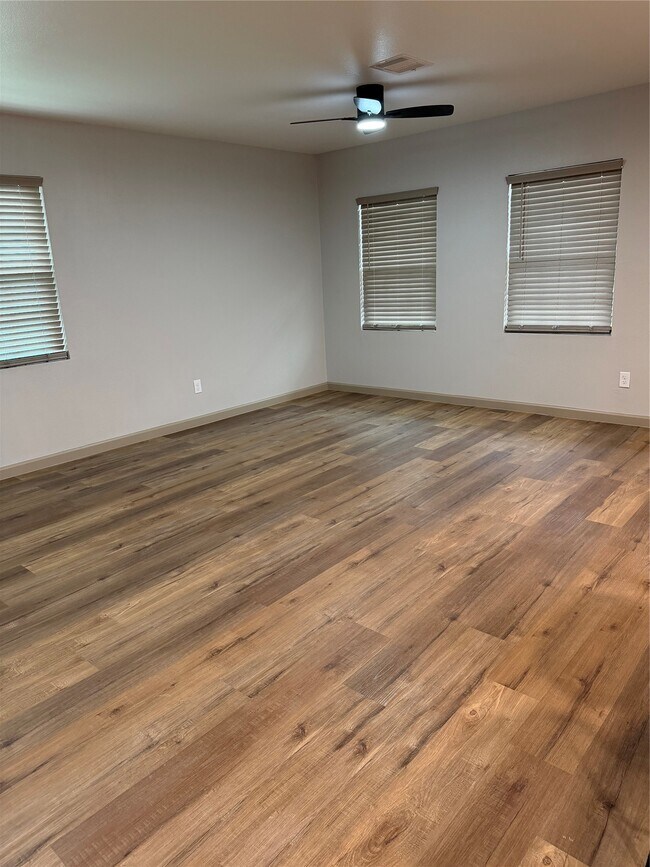 Photo - 1508 Hemlock Dr