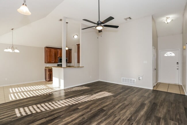 Photo - 617 Parkview Dr