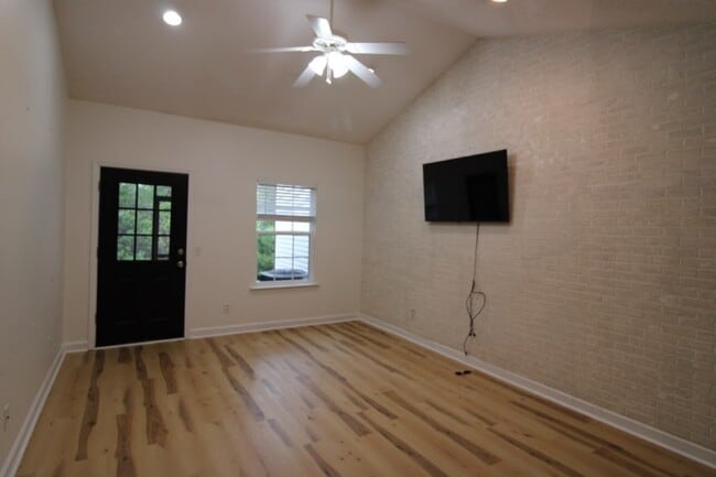 Photo - 348 Moss Creek Ln