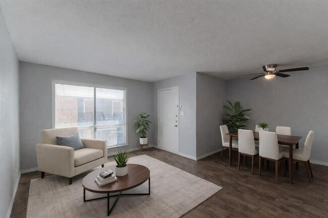 Photo - 100 Uhland Rd