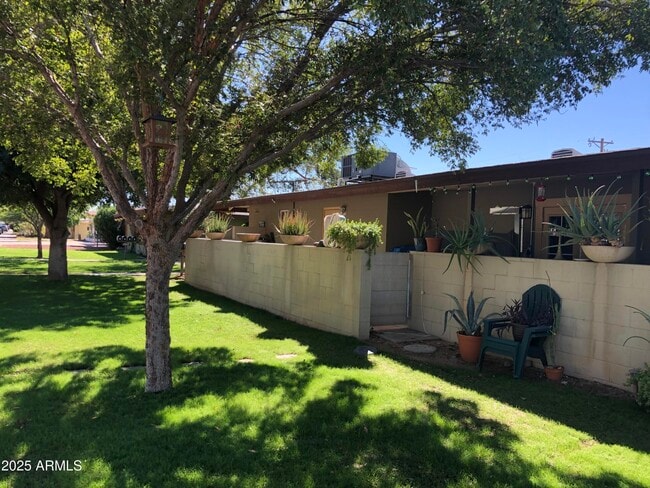 Building Photo - 2020 S Granada Dr