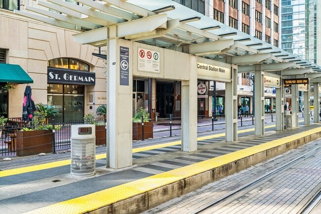 Photo - 705 Main St Unit 302