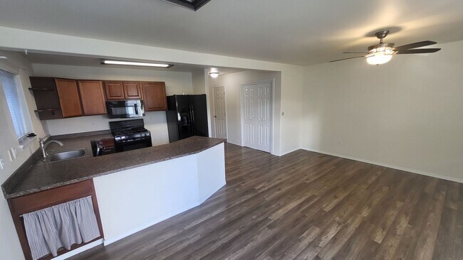 Photo - 1383 SW 27th St Unidad 1385