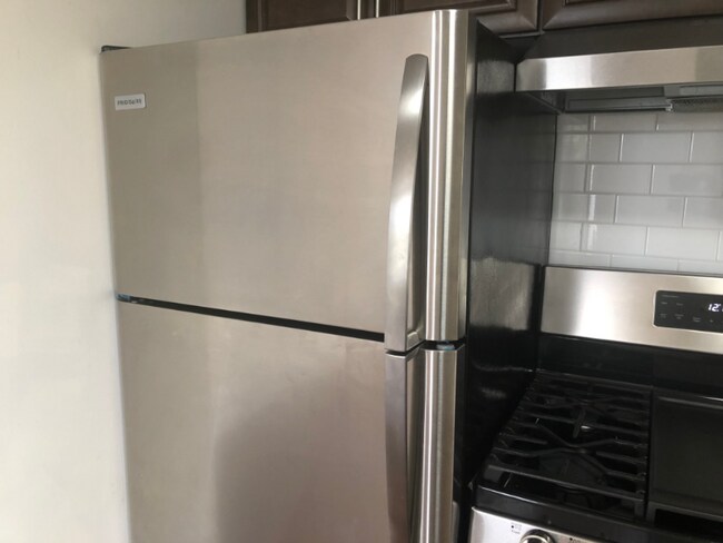 Photo - 251 Beacon Ave Unidad 12