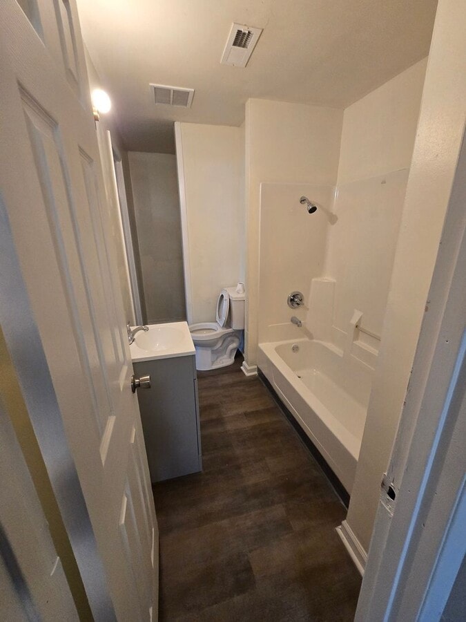 Photo - Spacious One Bedroom Located near 21st and...
