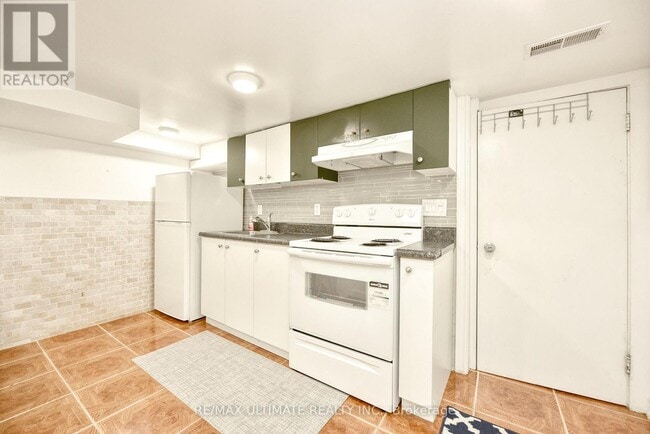 Photo - 433 Symington Ave