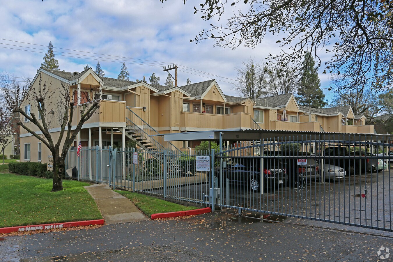 Carmichael Springs Apartments - Carmichael Springs Apartments