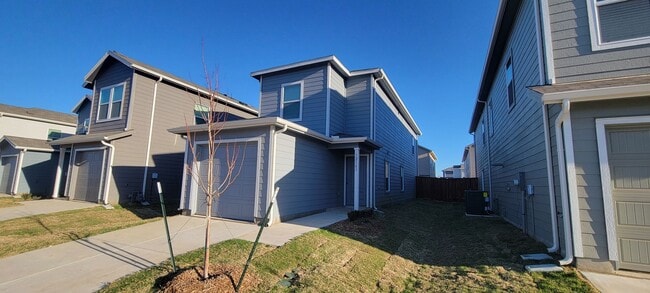 Building Photo - NEWLY BUILT 3 bedroom 2.5 Bath for rent Rental
