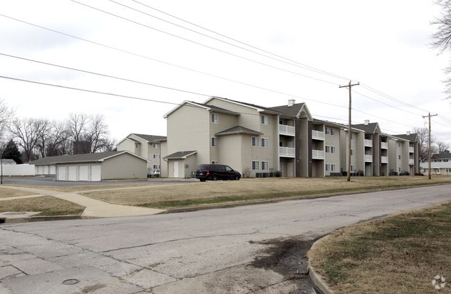 Building - Linden Apartments