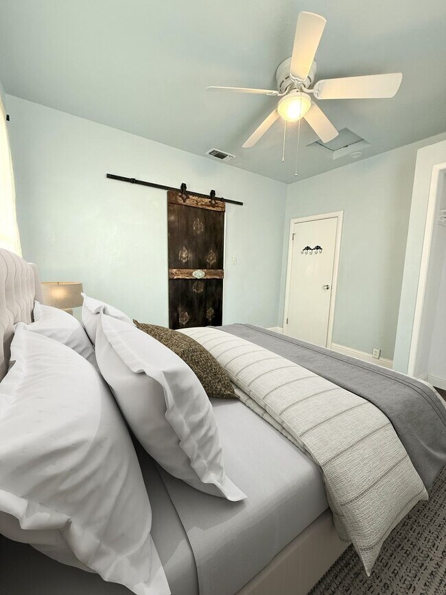 Photo - *Charming 2 Bedroom Home in Roseville’s Historic District with Bonus Detached Space*