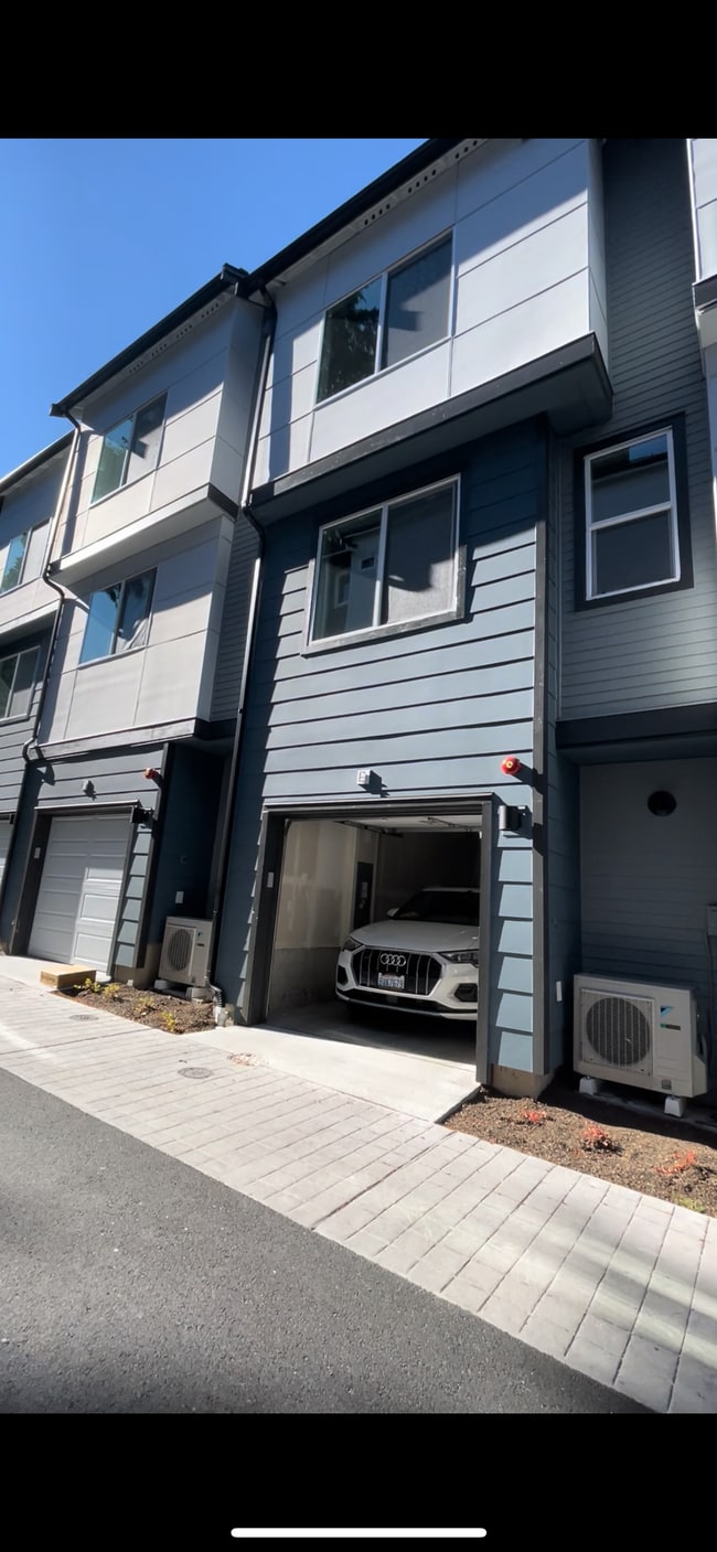 Garage side - 14527 1st Ave NE