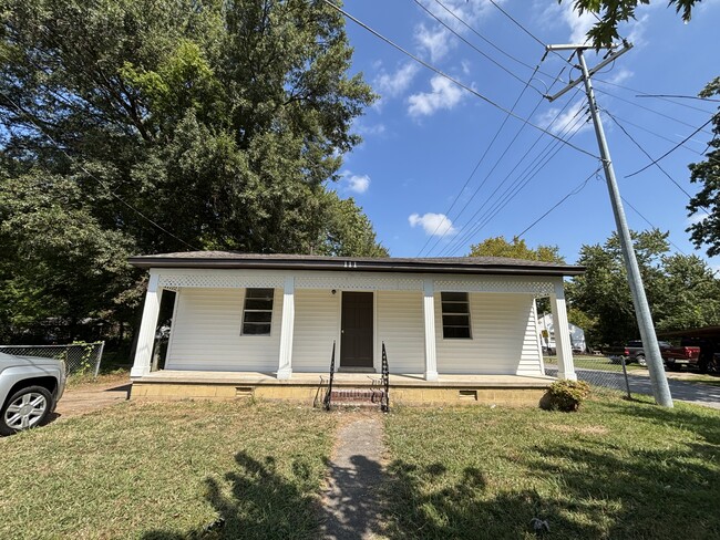 Photo - 111 E Cherry St House